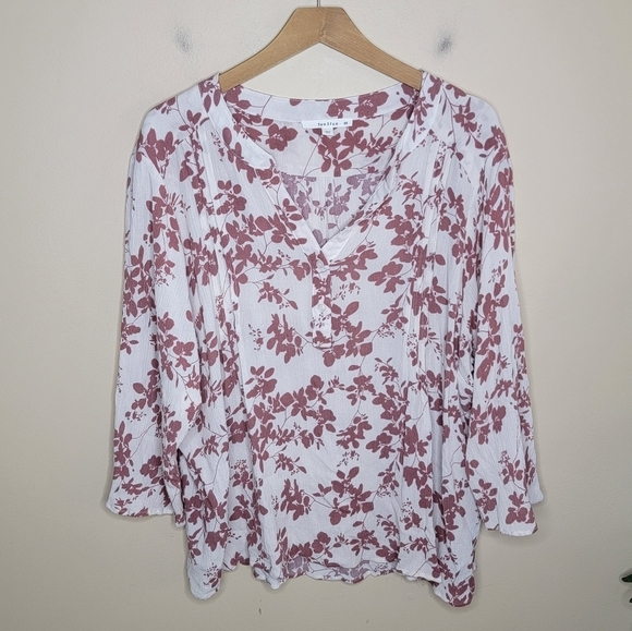 Stitch Fix Fun2Fun | White and Mauve Floral V-neck Top Blouse Plus Size 3X - Picture 1 of 5